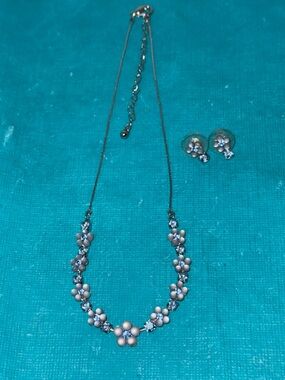 Floral Accent Necklace and Earring Set